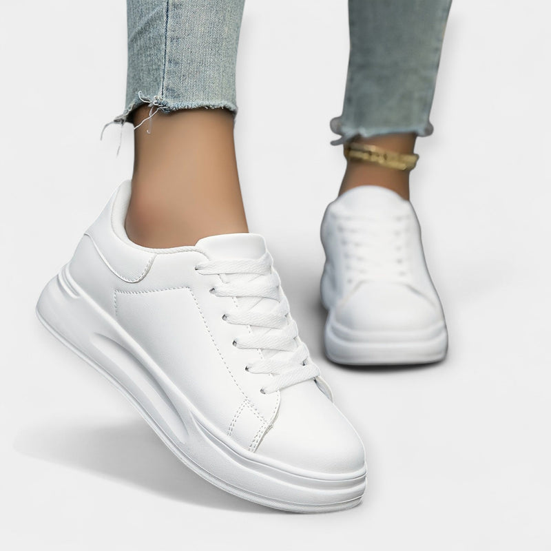 Eva Eleganti Minimalistiset Kaupunkijuoksukengät" could be rewritten as "Eva Eleganti Minimalist Urban Running Shoes.