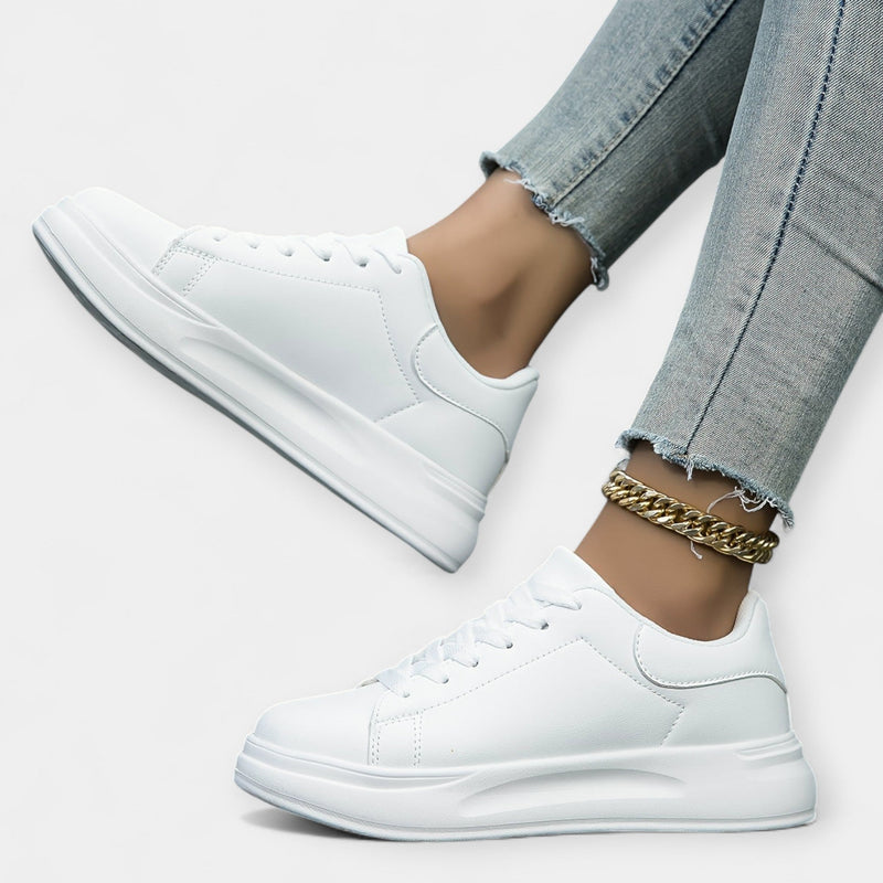 Eva Eleganti Minimalistiset Kaupunkijuoksukengät" could be rewritten as "Eva Eleganti Minimalist Urban Running Shoes.