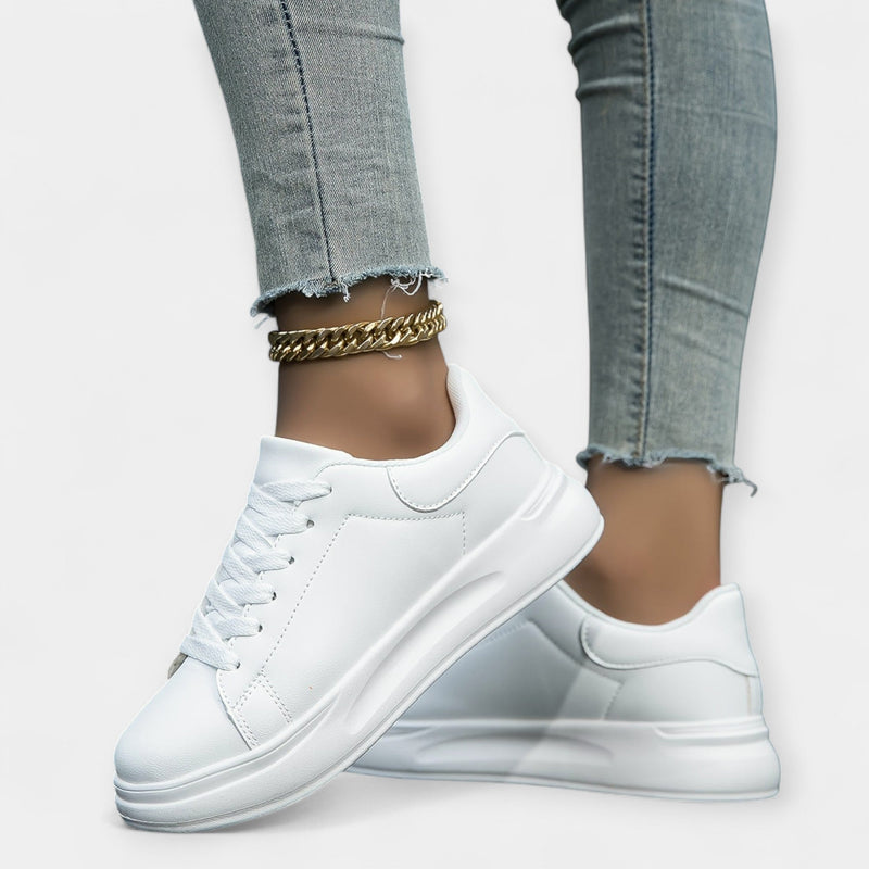 Eva Eleganti Minimalistiset Kaupunkijuoksukengät" could be rewritten as "Eva Eleganti Minimalist Urban Running Shoes.