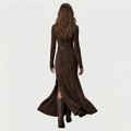 "Valentina | Samettinen maksimekko vyöllä" can be rewritten as "Valentina | Velvet Maxi Dress with Belt".