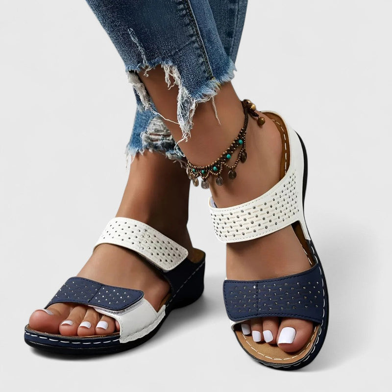 Karyssa | Ortopediset Sandaalit" can be rewritten as "Karyssa | Orthopedic Sandals.