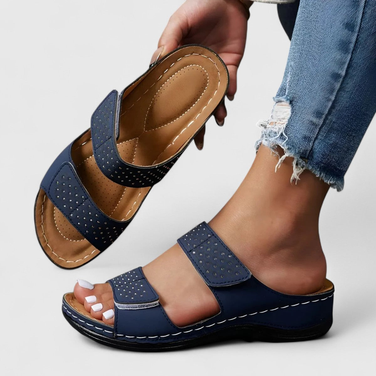 Karyssa | Ortopediset Sandaalit" can be rewritten as "Karyssa | Orthopedic Sandals.