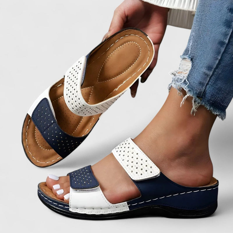 Karyssa | Ortopediset Sandaalit" can be rewritten as "Karyssa | Orthopedic Sandals.