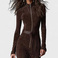 "Valentina | Samettinen maksimekko vyöllä" can be rewritten as "Valentina | Velvet Maxi Dress with Belt".