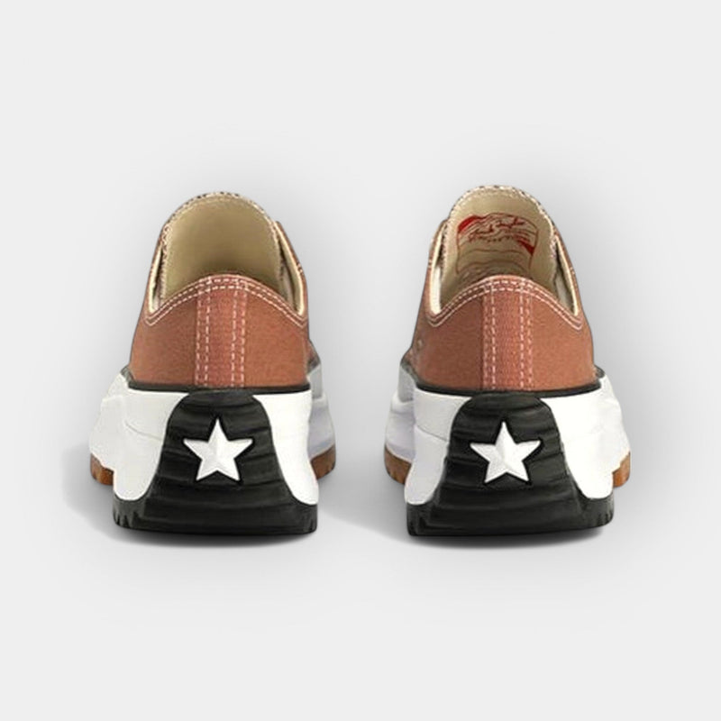 Karoliina Kaupunkikengät Paksuilla Pohjilla" can be rewritten as "Karoliina Thick-Sole Urban Shoes.